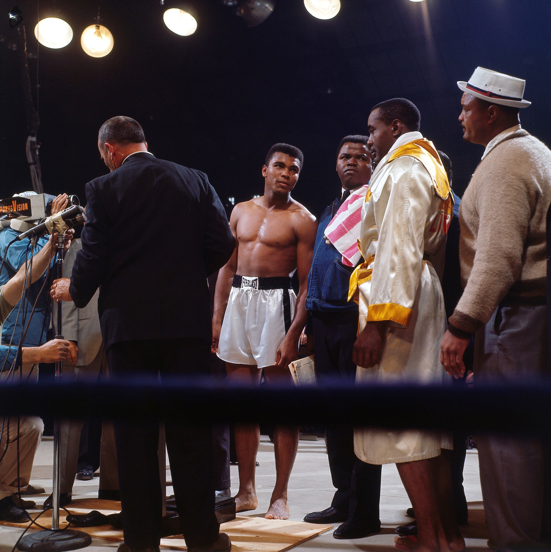 Ali Liston weigh in